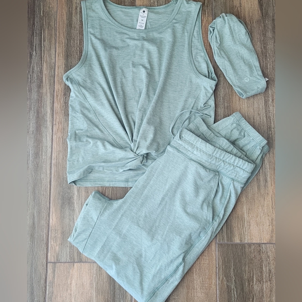 Yogalicious Heathered Twist Front Tank, Joggers & Headband Set